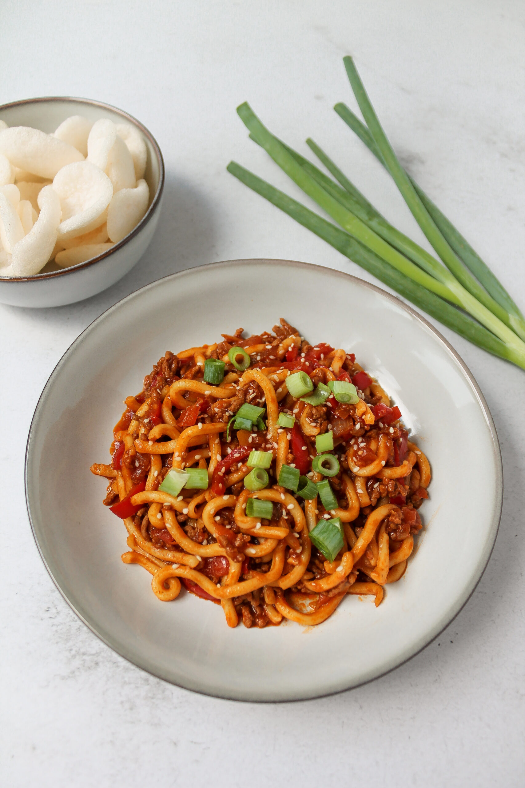 Udonnoedels met gehakt in ketjap saus