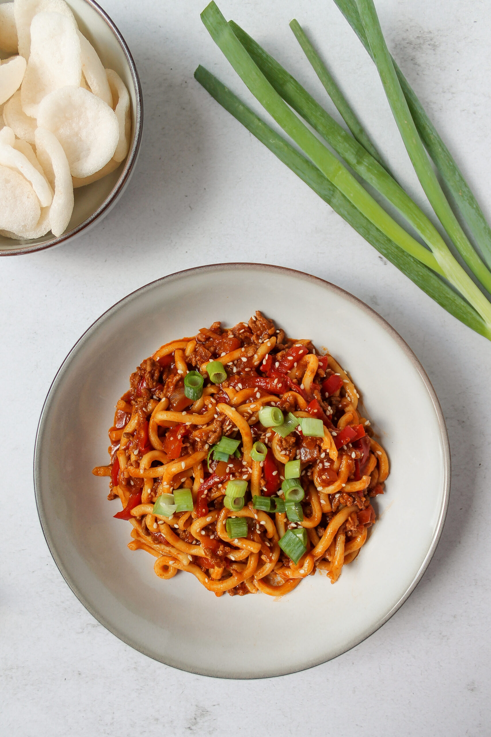 Udonnoedels met gehakt in ketjap saus