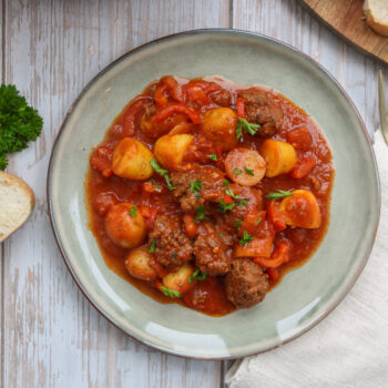 Köfte gehaktballetjes in tomatensaus