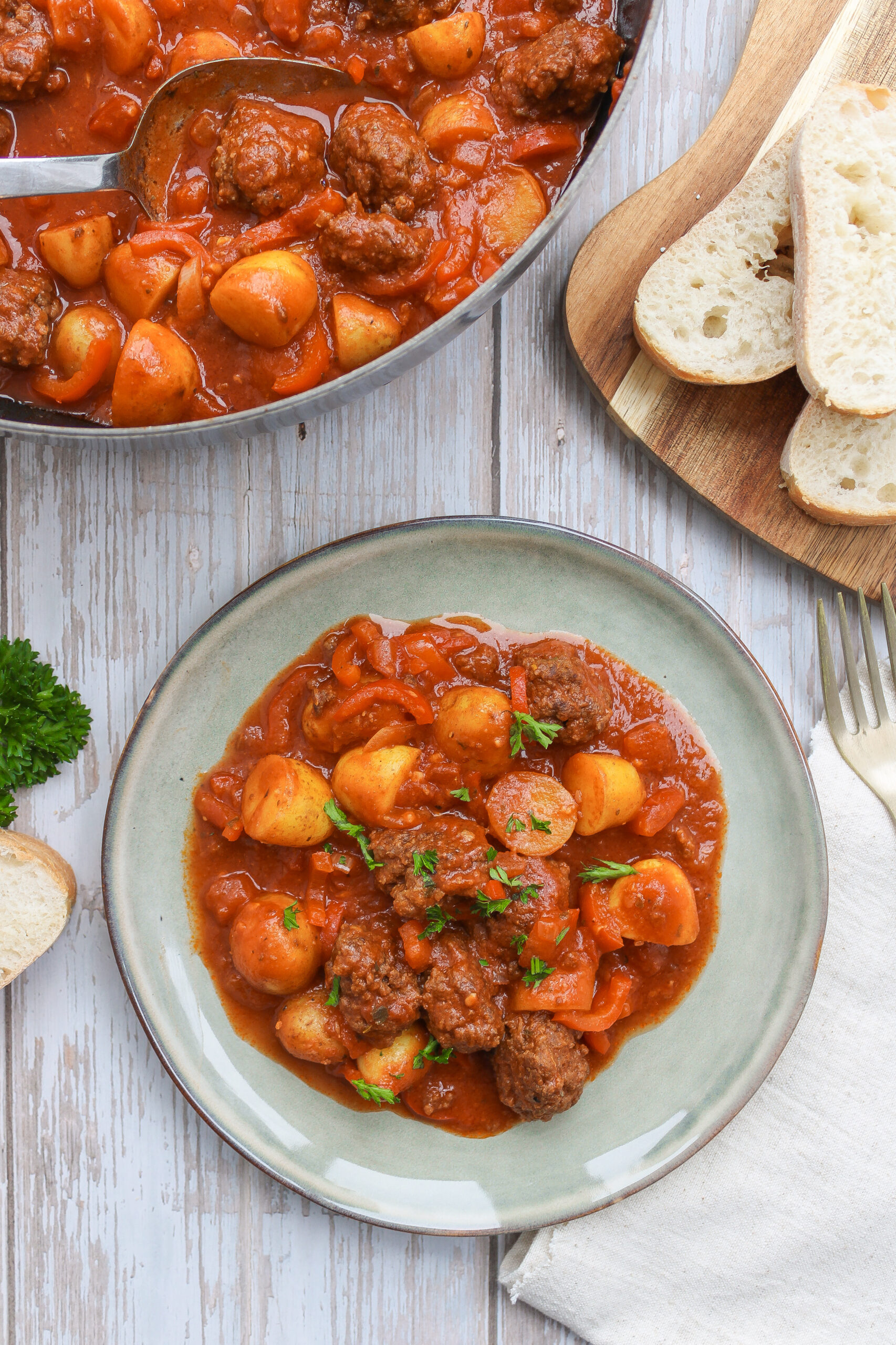 Köfte gehaktballetjes in tomatensaus